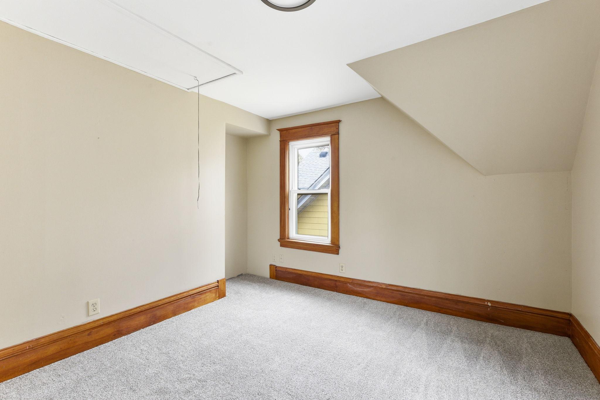 20-web-or-mls-345-Cook-Ave-E-20.jpg
