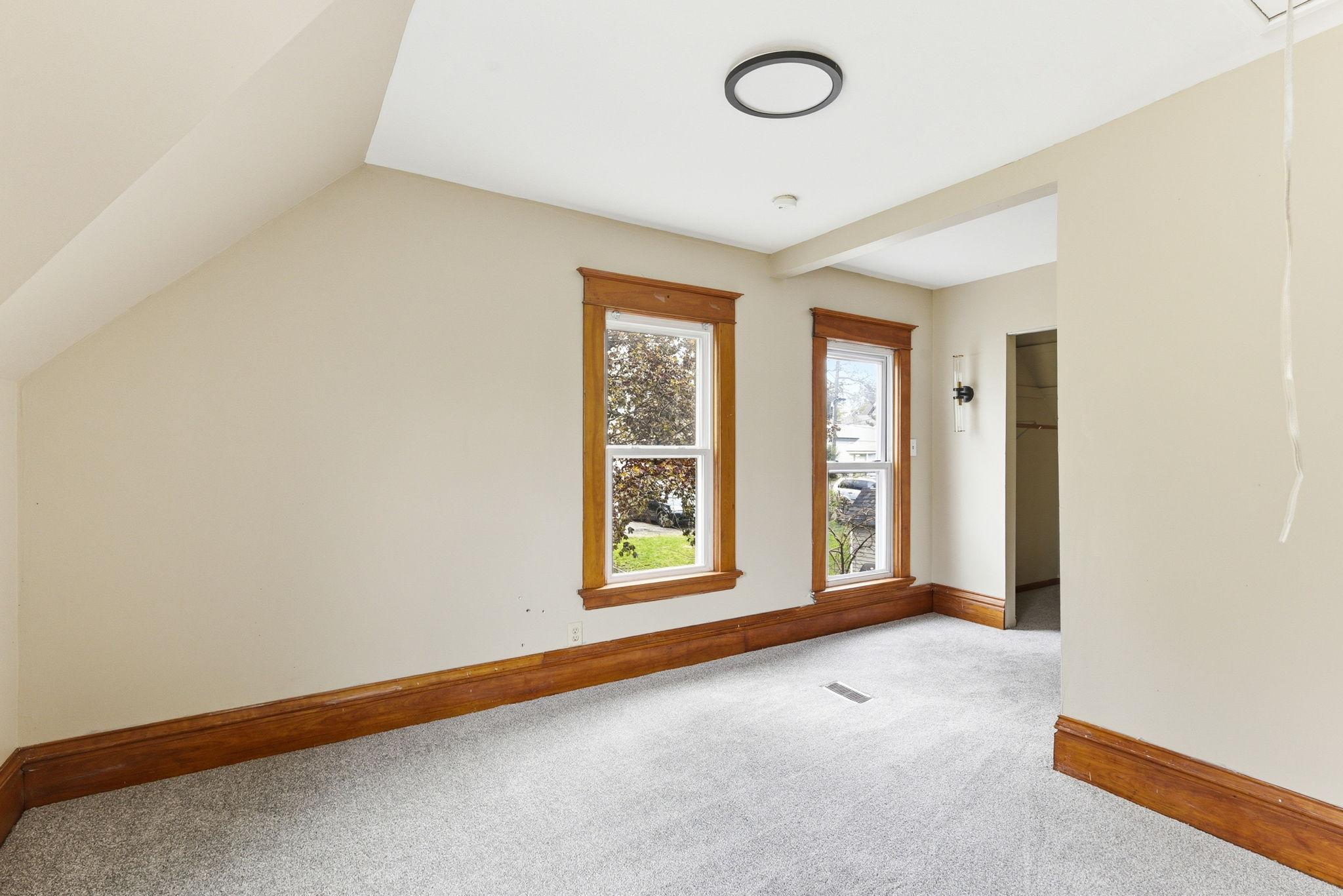 22-web-or-mls-345-Cook-Ave-E-22.jpg