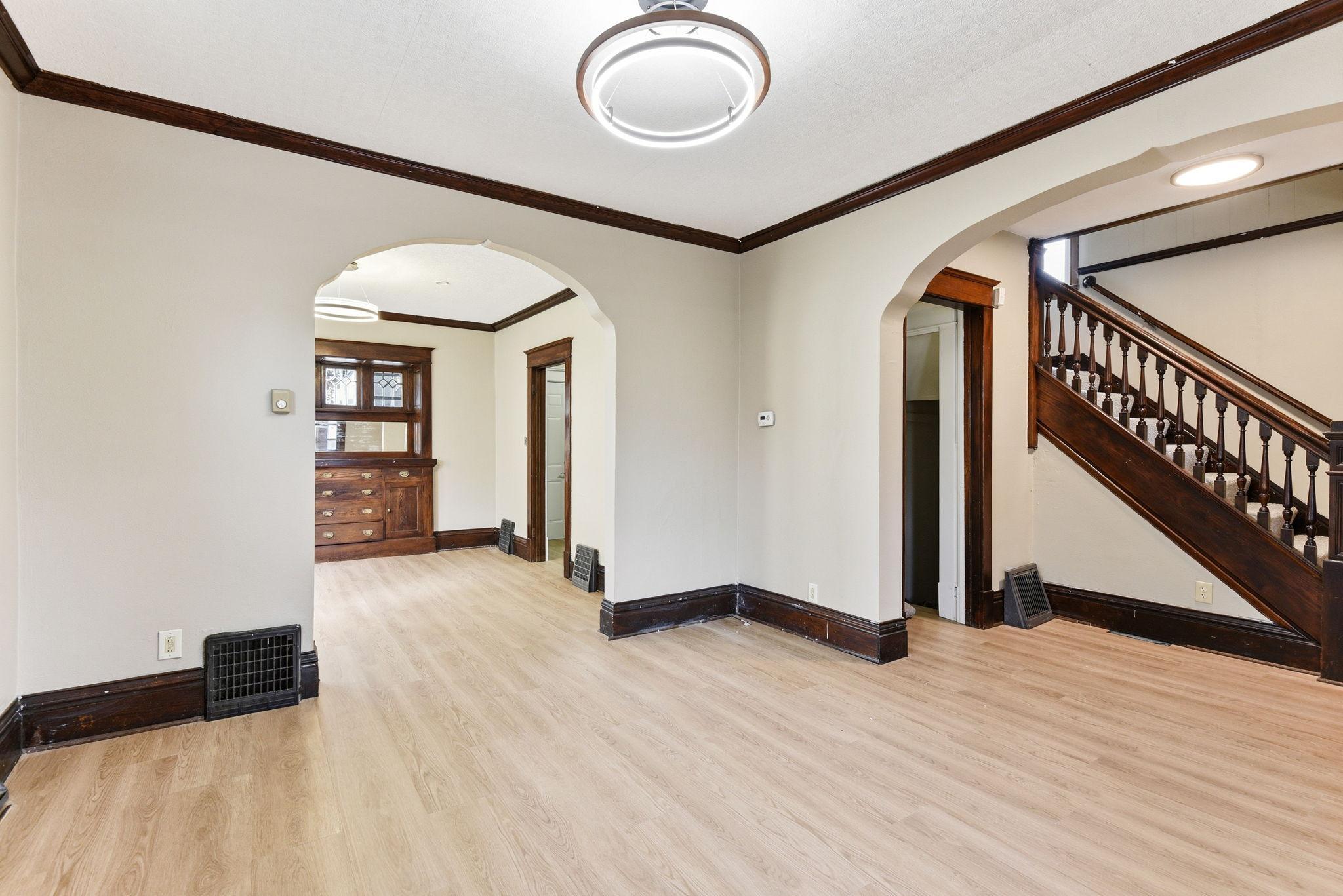 12-web-or-mls-345-Cook-Ave-E-12.jpg