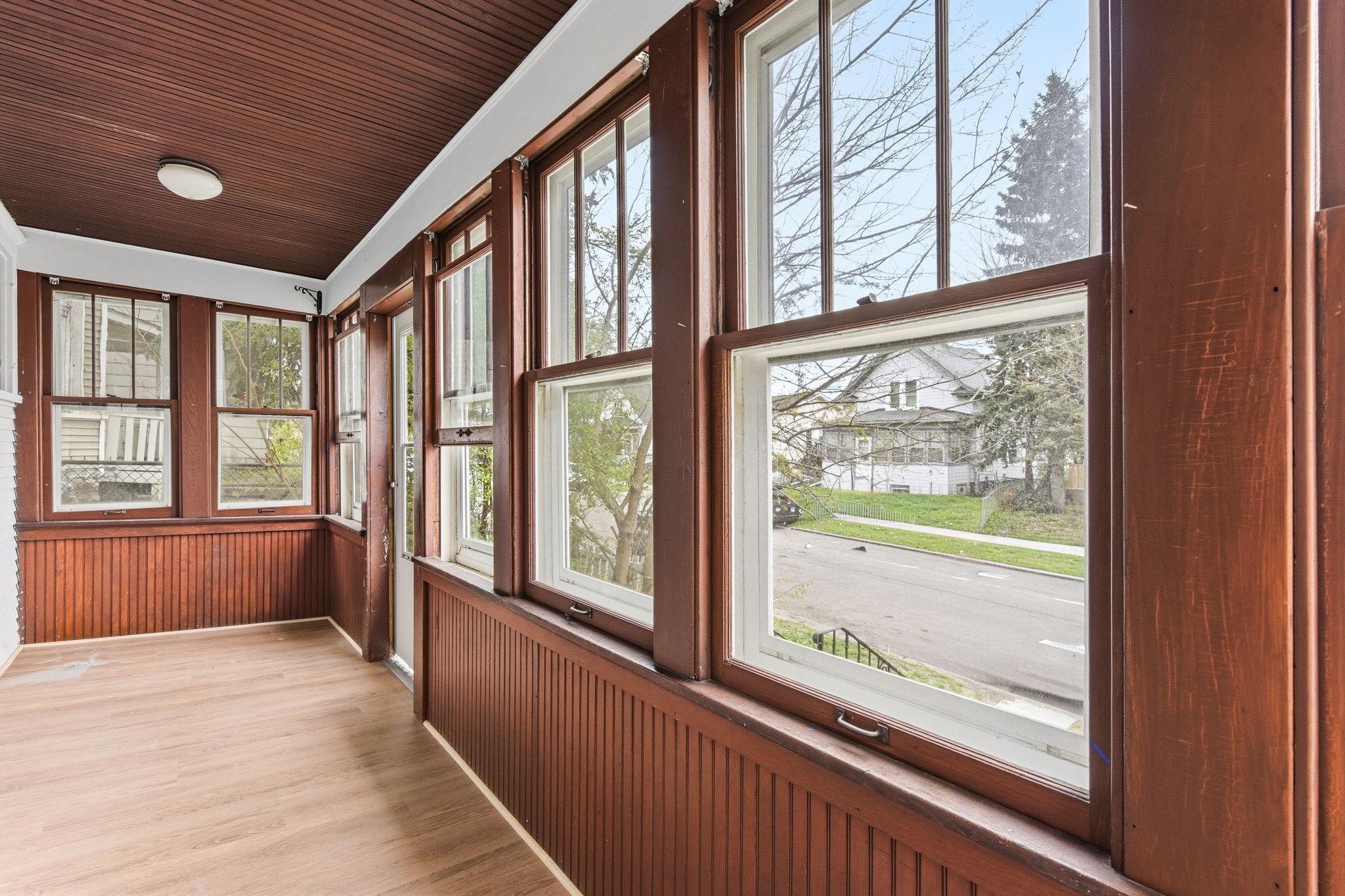 4-web-or-mls-345-Cook-Ave-E-04.jpg
