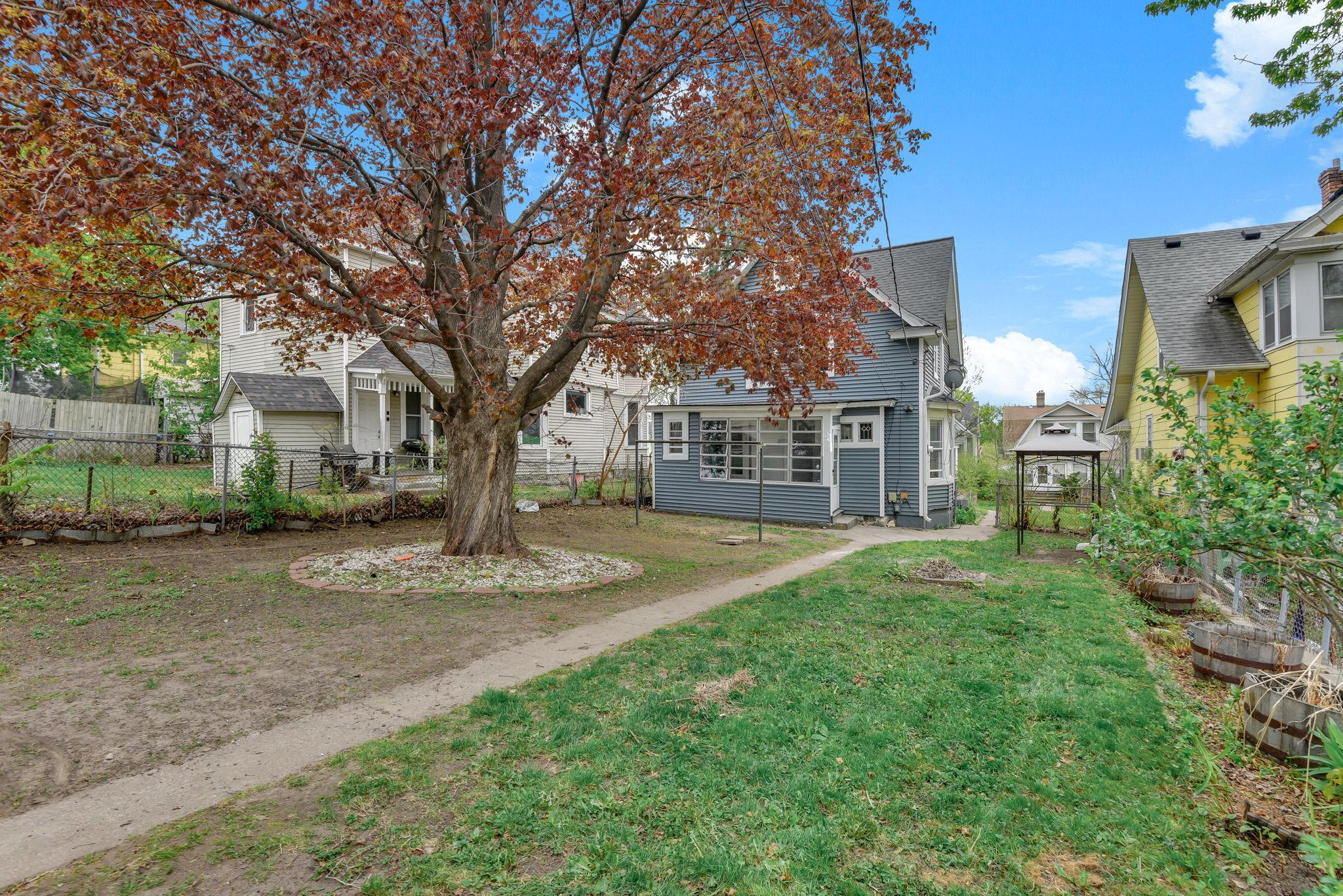 30-web-or-mls-345-Cook-Ave-E-30.jpg