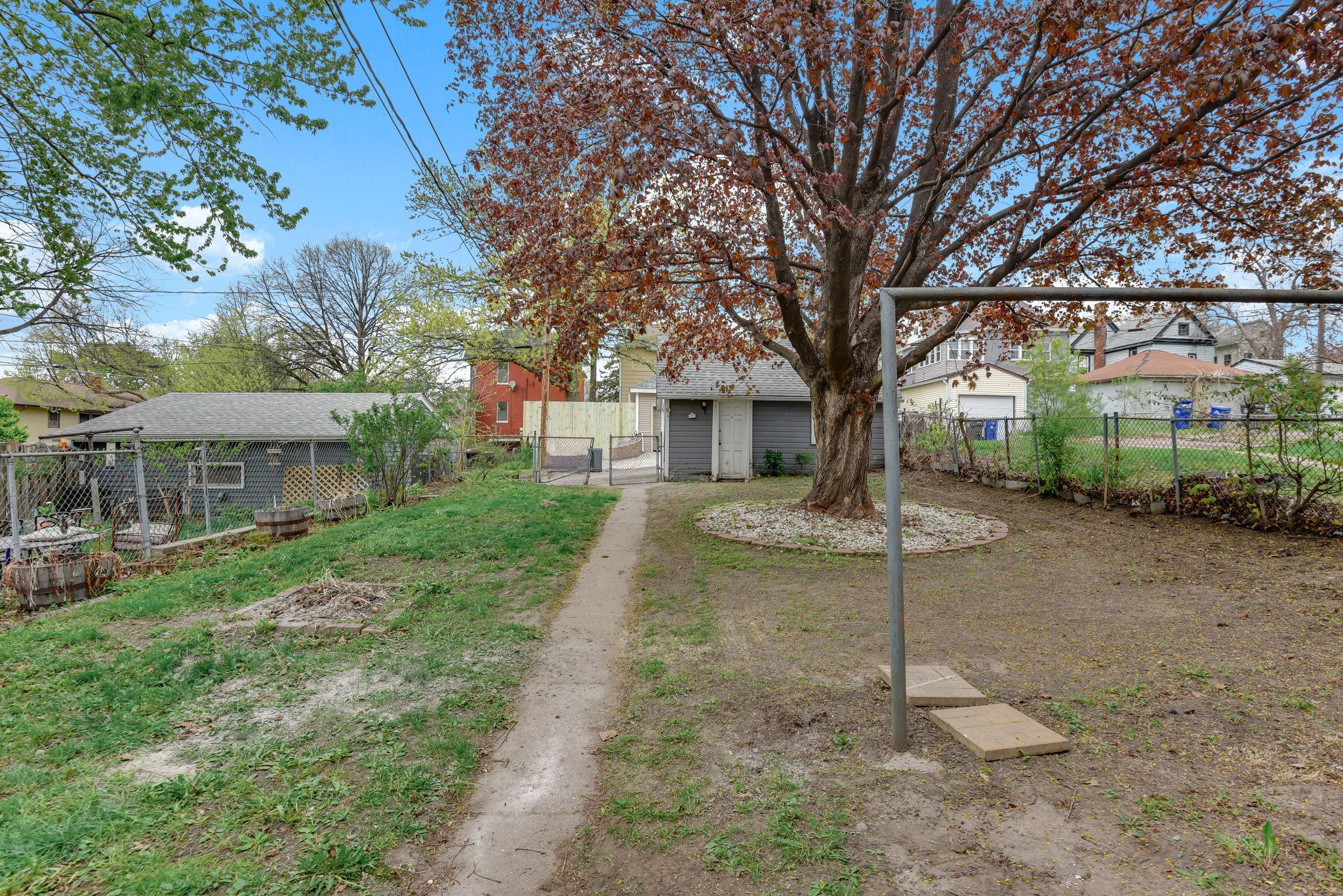 29-web-or-mls-345-Cook-Ave-E-29.jpg