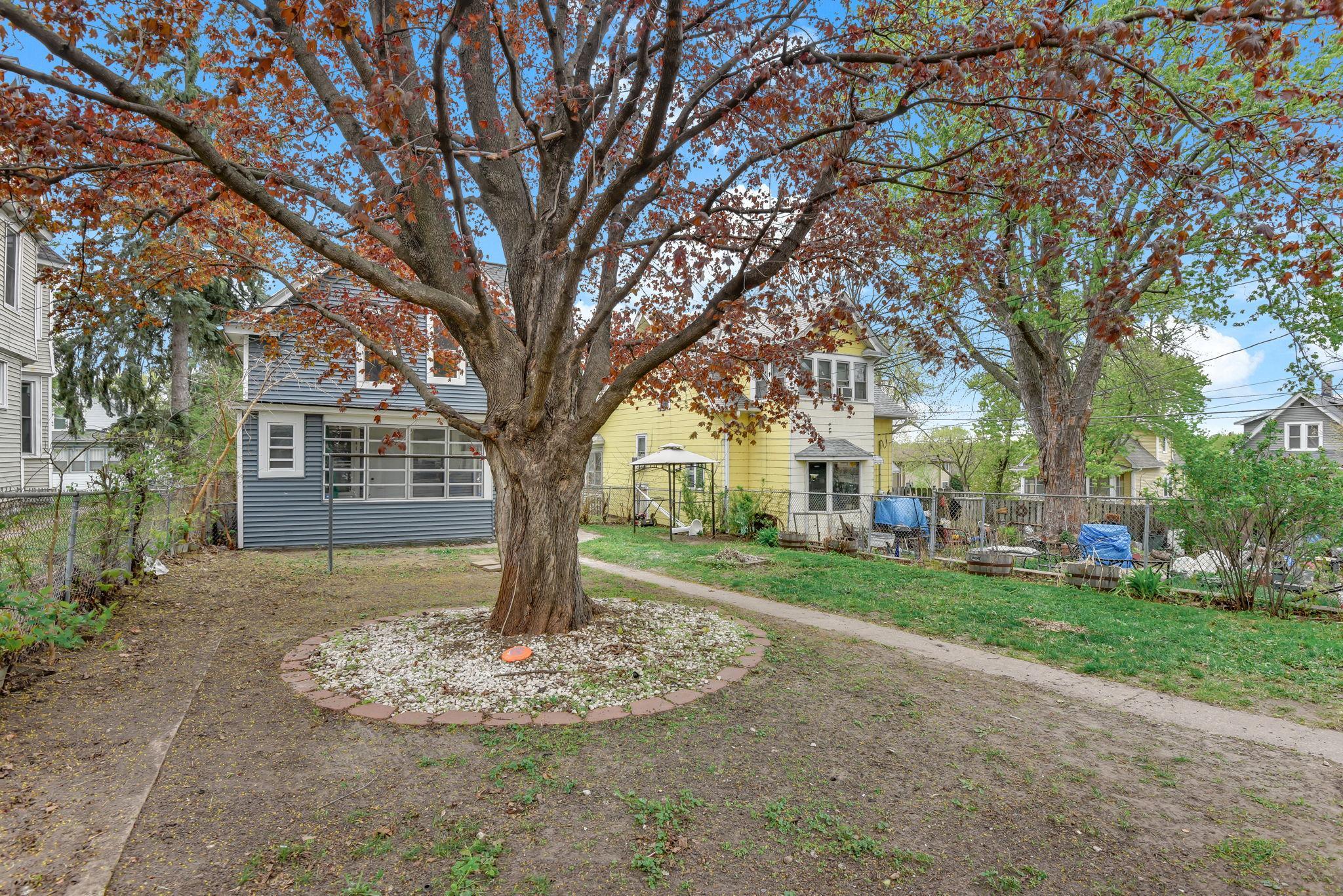 31-web-or-mls-345-Cook-Ave-E-31.jpg