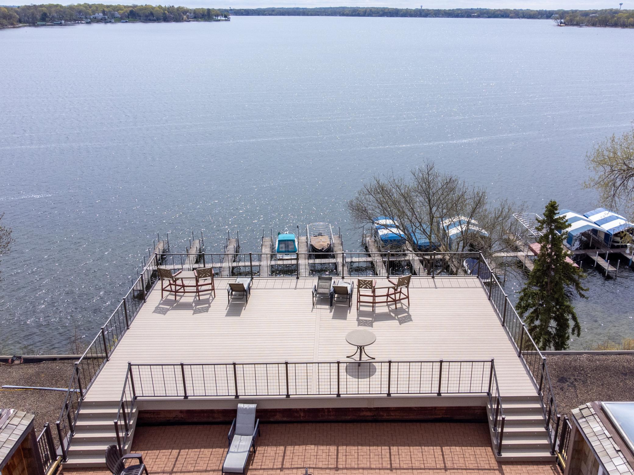 Crow's Nest - Rooftop deck overlooking Spring Park Bay