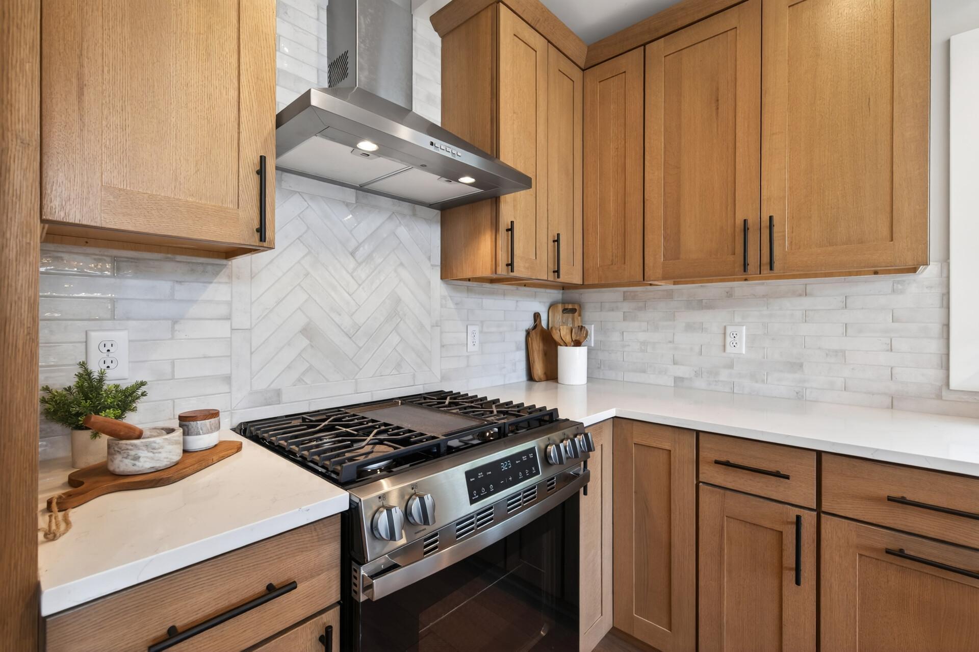 You will love the stylish tile backsplash!