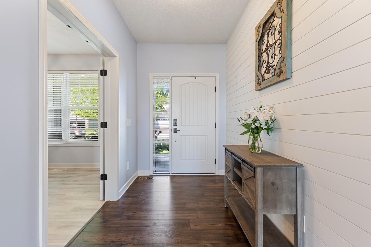 Beautiful open foyer to greet your family and guests