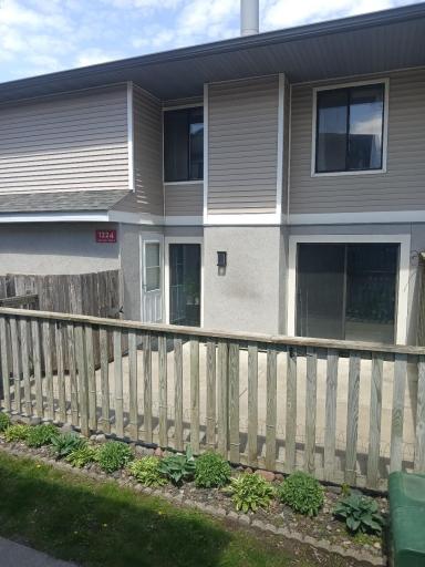 1224 Landmark Trail S, Hopkins, MN 55343
