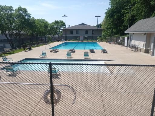 1224 Landmark Trail S, Hopkins, MN 55343