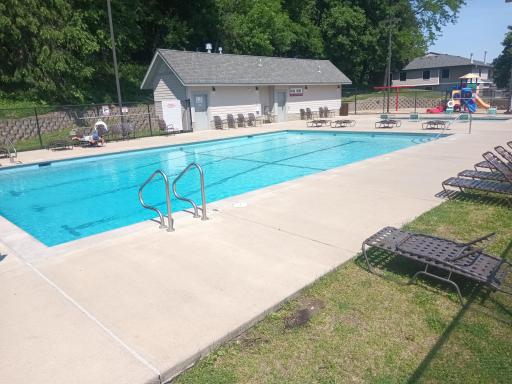 1224 Landmark Trail S, Hopkins, MN 55343