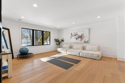 12803 Woodhaven Place, Minnetonka, MN 55305