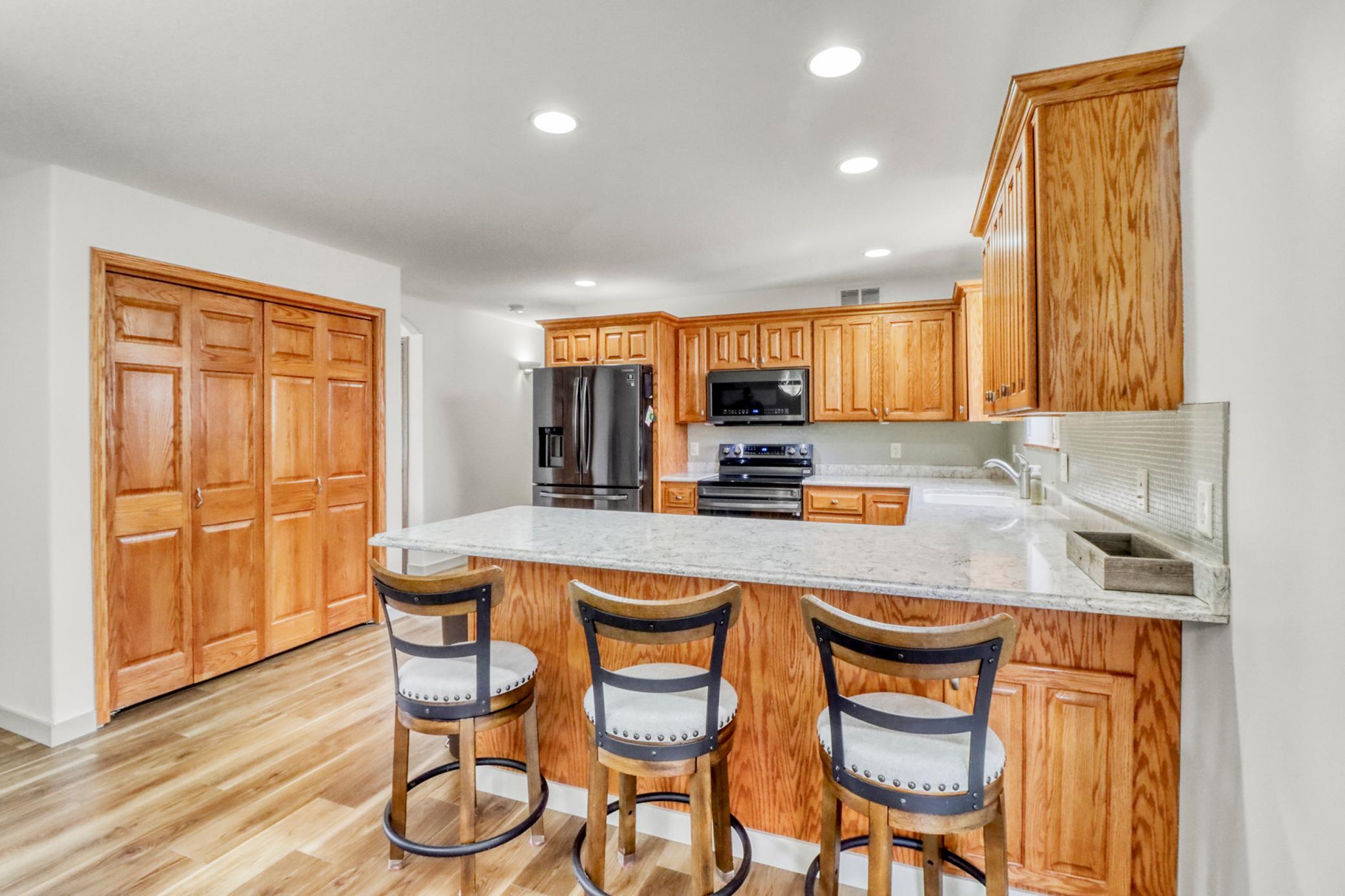 Kitchen1_1 (2).JPG