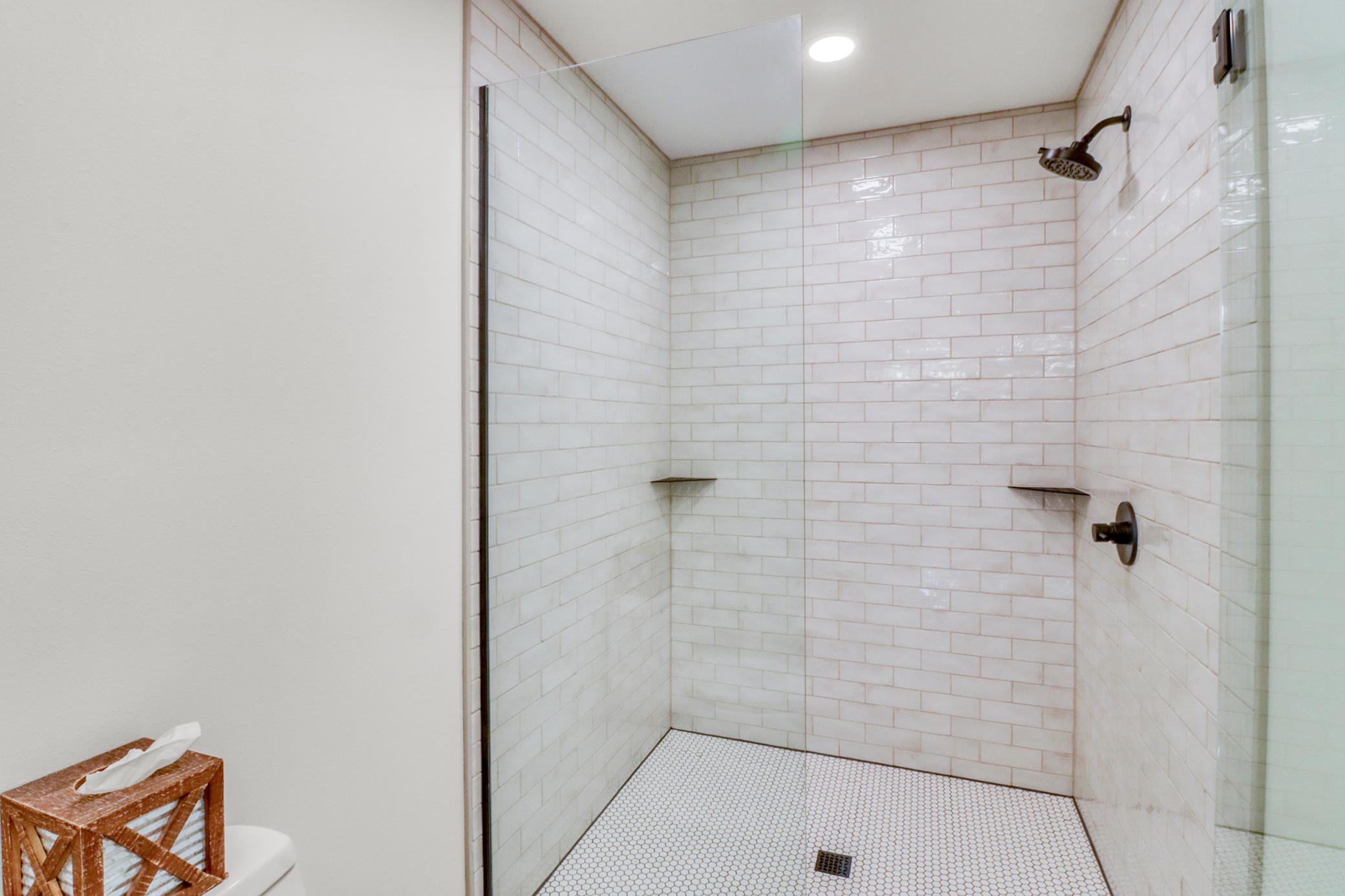 Primary Bathroom1_3 (1).JPG