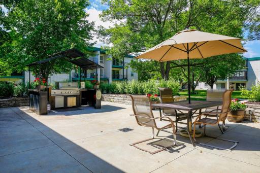 2710 Dale Street N, B107, Roseville, MN 55113