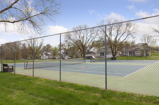 2710 Dale Street N, B107, Roseville, MN 55113