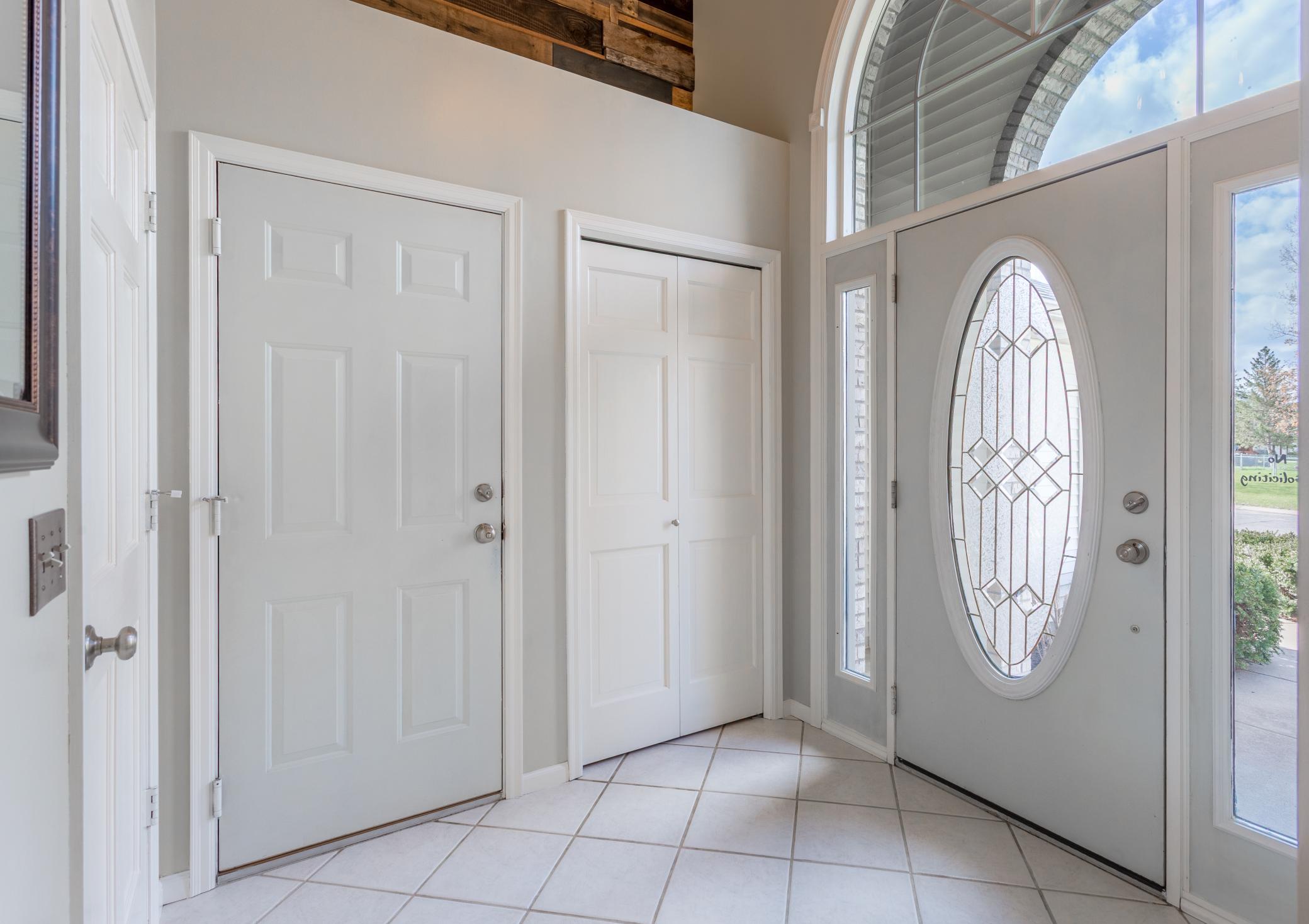 Spacious and inviting front entry