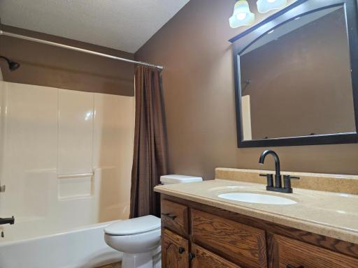 Full Bath - Upper Level