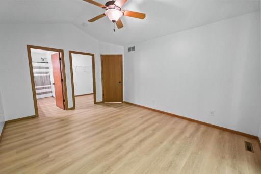 6030 Boulder Ridge Drive, Rockford, MN 55373