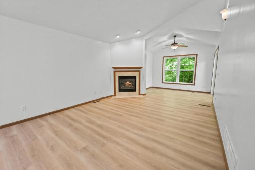 6030 Boulder Ridge Drive, Rockford, MN 55373