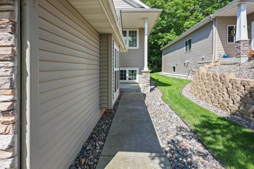 6030 Boulder Ridge Drive, Rockford, MN 55373