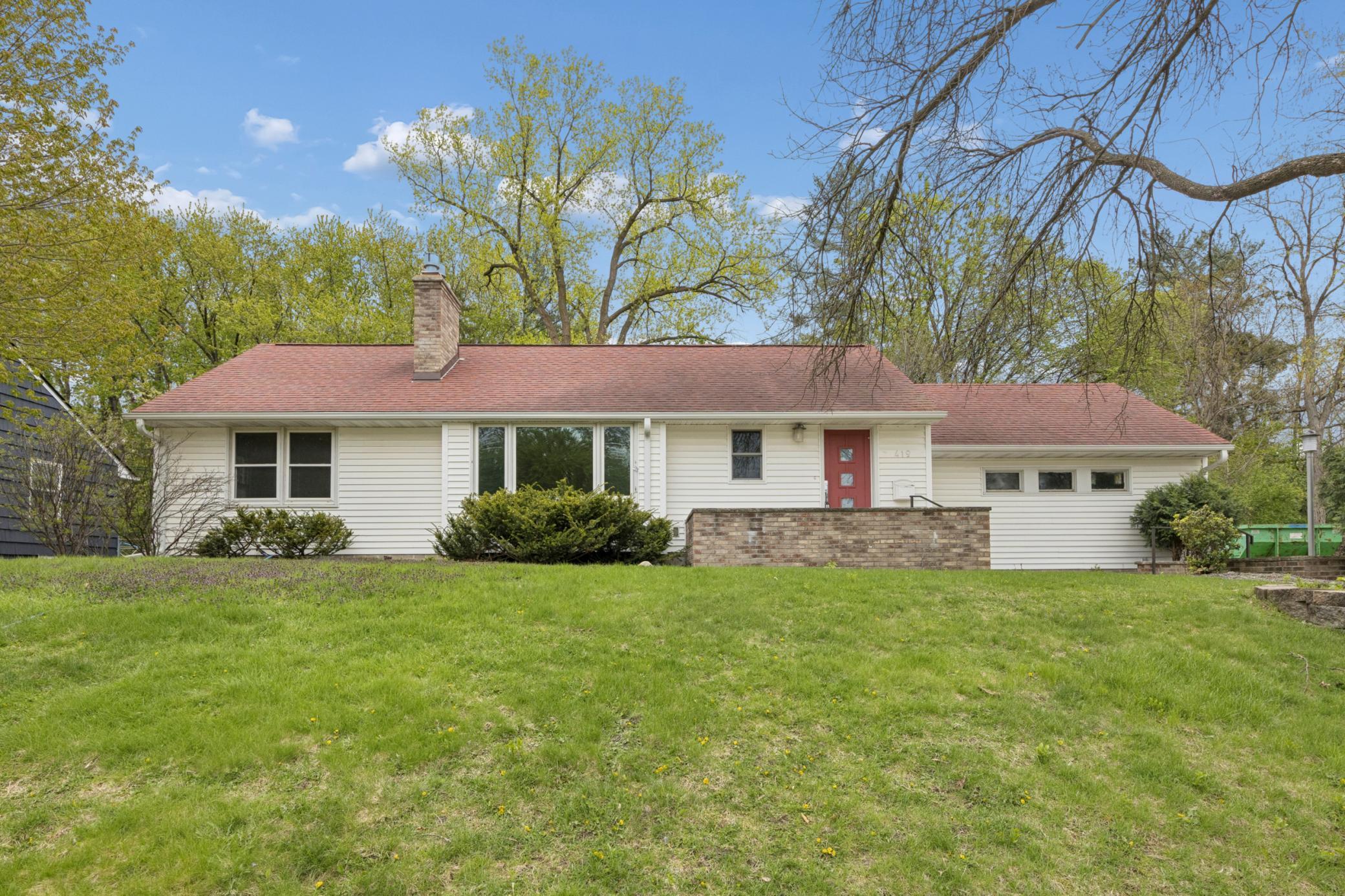 Welcome to 419 Tyler Ave South in the Presidents' Neighborhood of Edina!