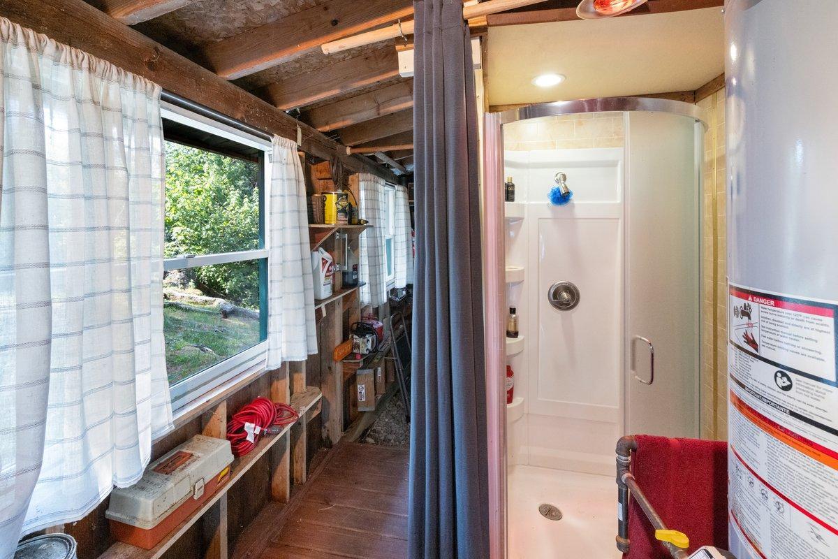 Interior - Shower 2.jpg