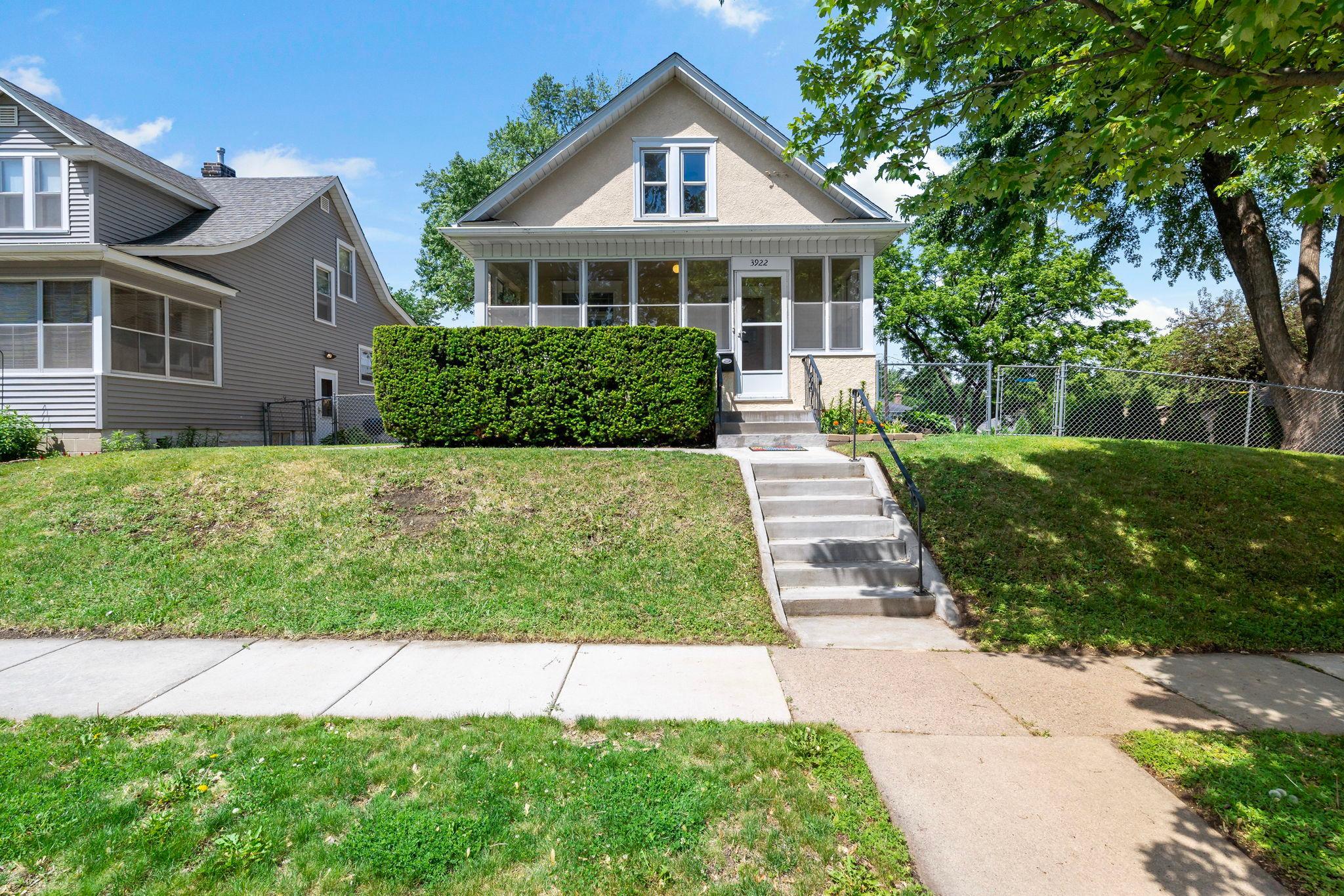 1-web-or-mls-3922 Van Buren St NE Minneapolis MN_0001 copy.jpg