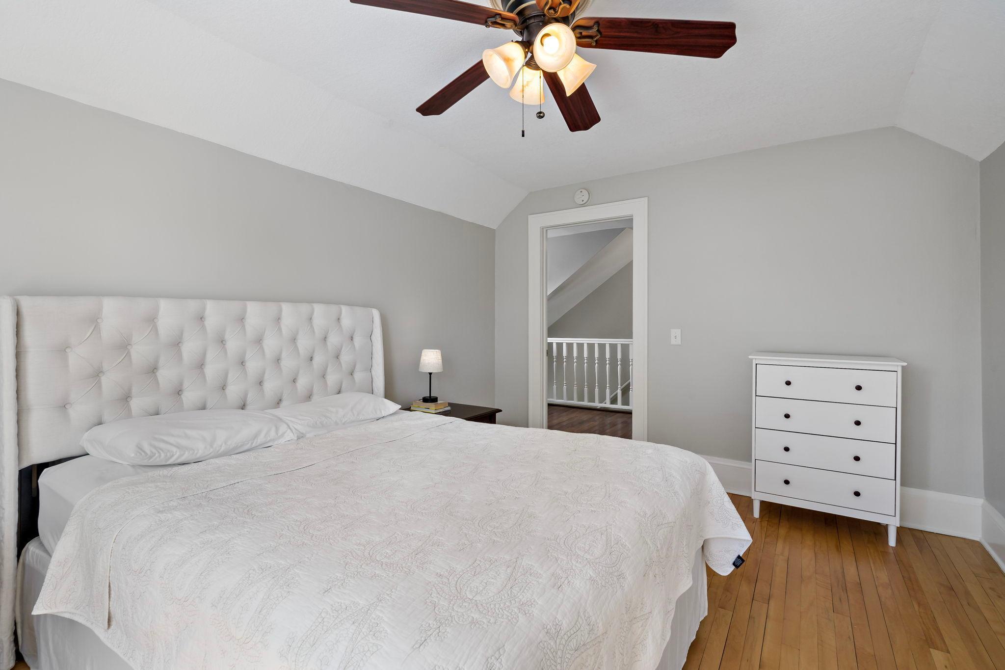 41-web-or-mls-3922 Van Buren St NE Minneapolis MN_0048 copy.jpg