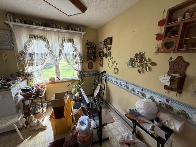 eating area off kitchen