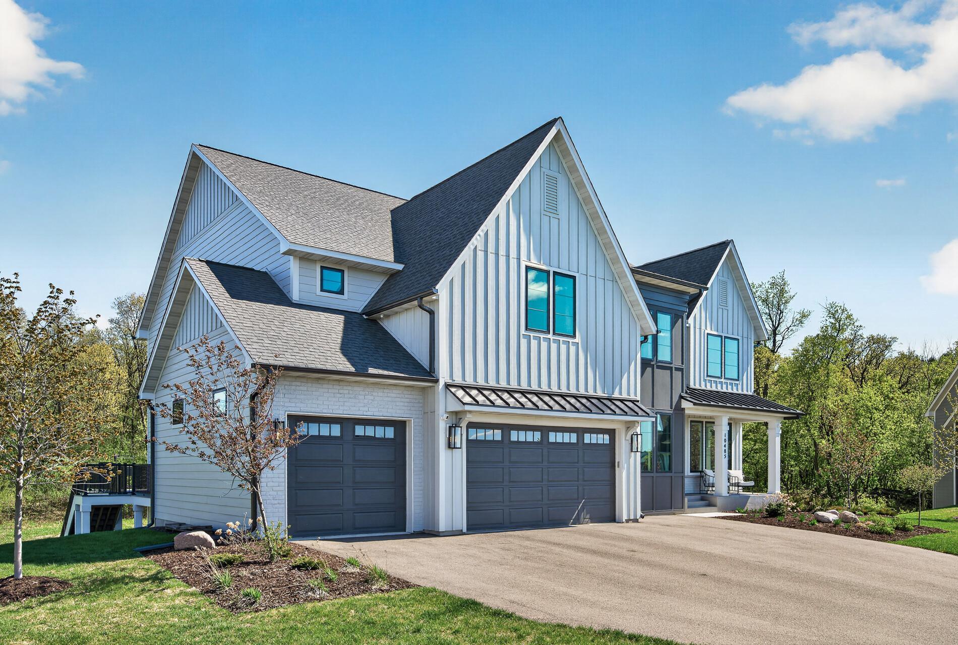04_10485_56th_Place_N4_mls.jpg