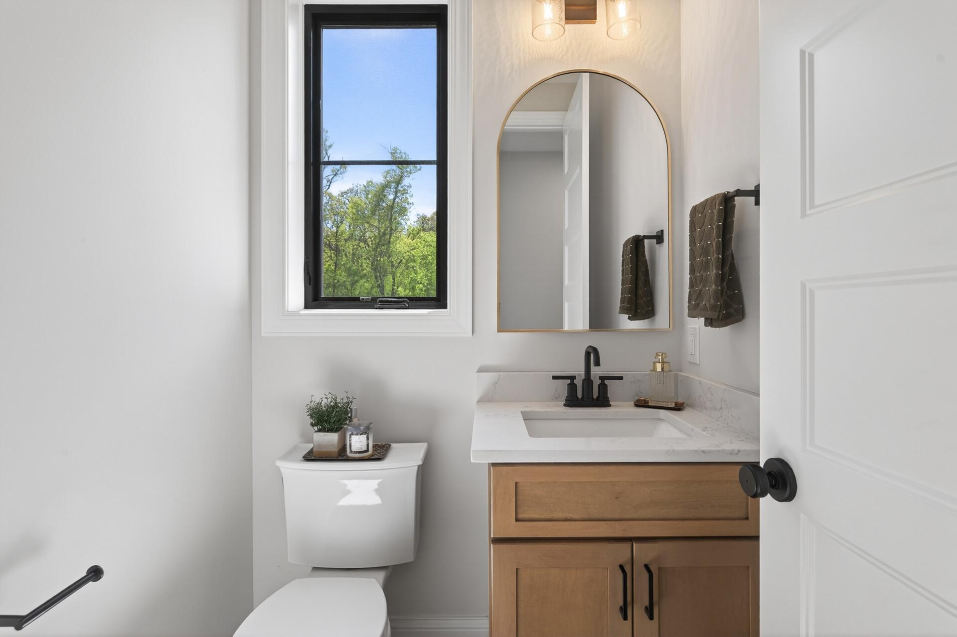 49_10485_56th_Place_N49_mls.jpg