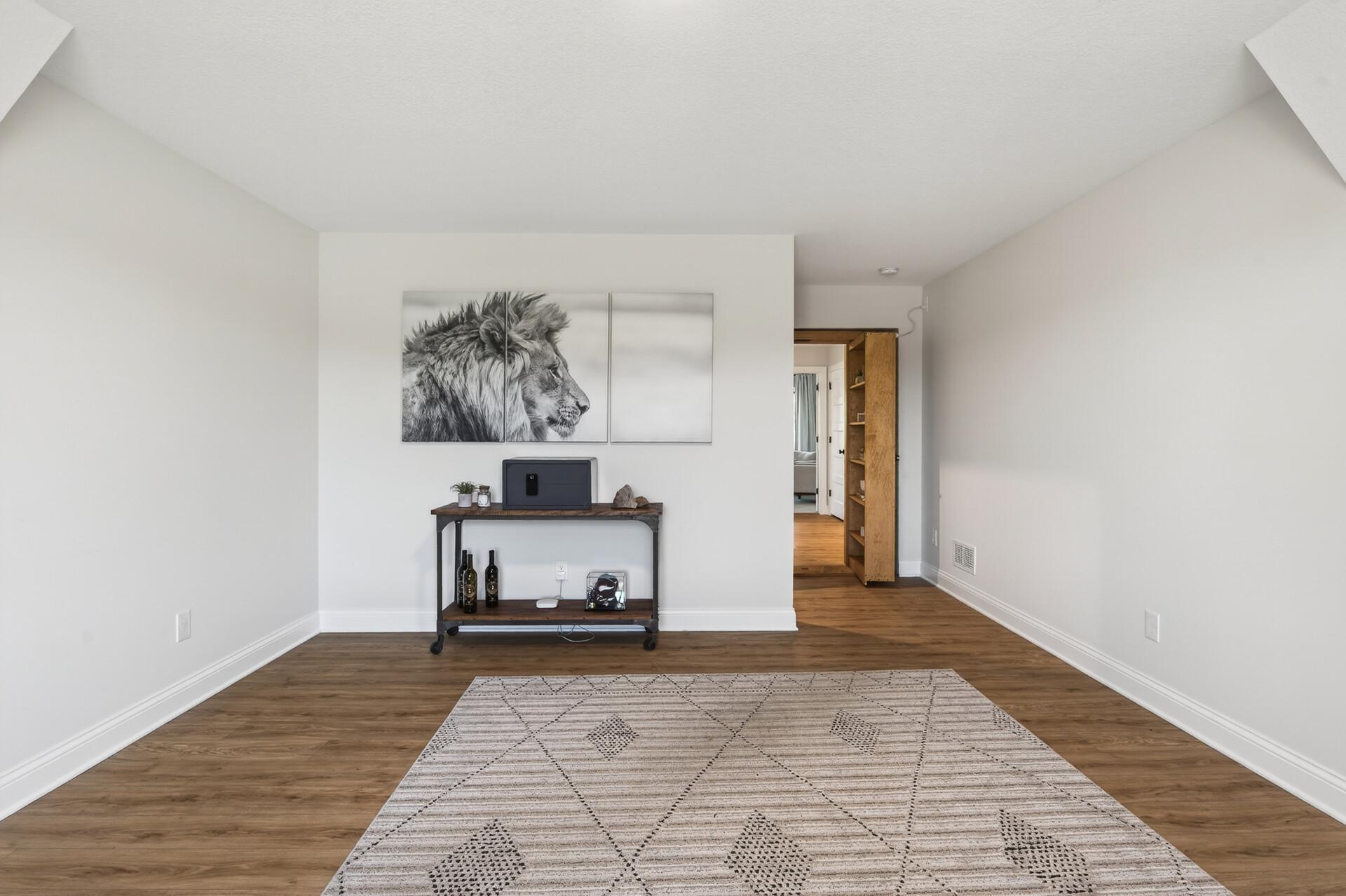 81_10485_56th_Place_N81_mls.jpg