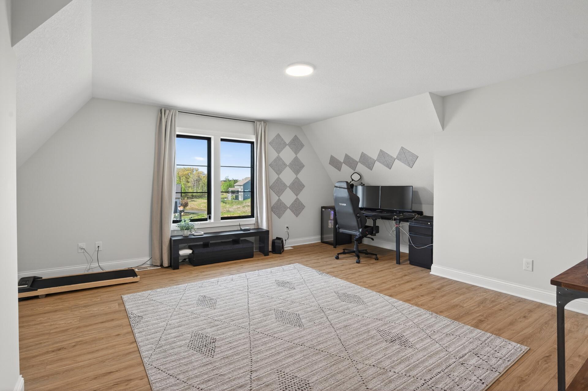 80_10485_56th_Place_N80_mls.jpg