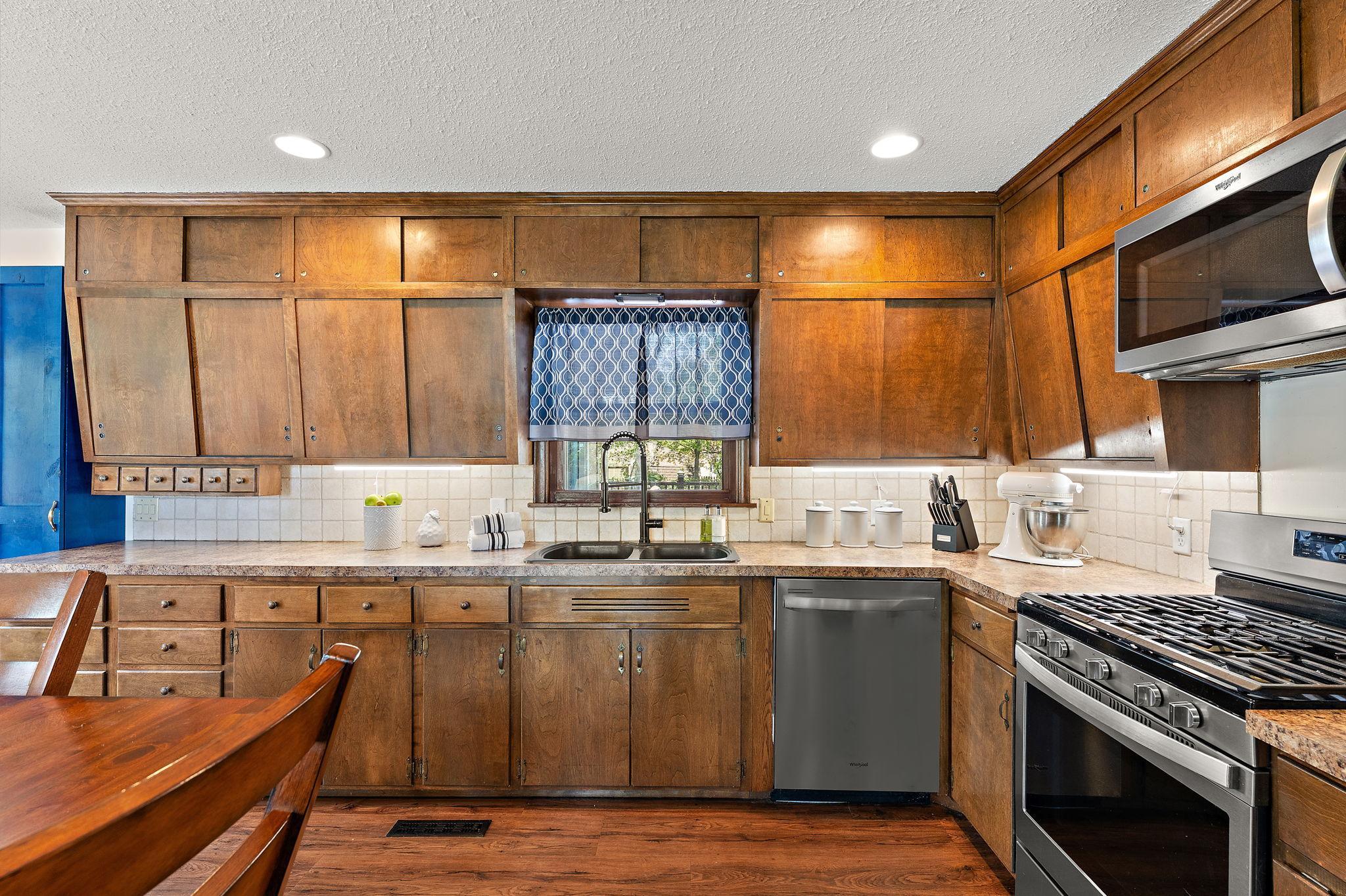 New oversized sink & faucet where installed in 2020.