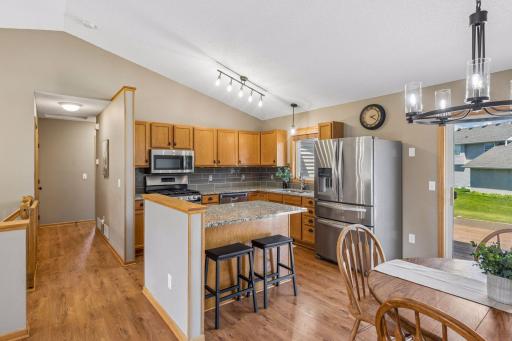 815 Quail Run, Waconia, MN 55387