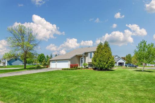 815 Quail Run, Waconia, MN 55387