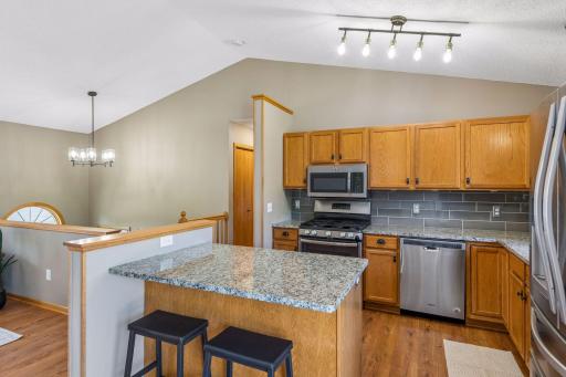815 Quail Run, Waconia, MN 55387