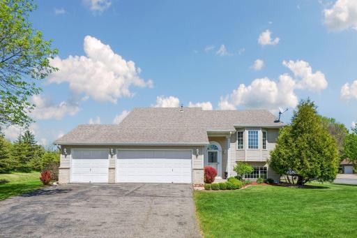815 Quail Run, Waconia, MN 55387
