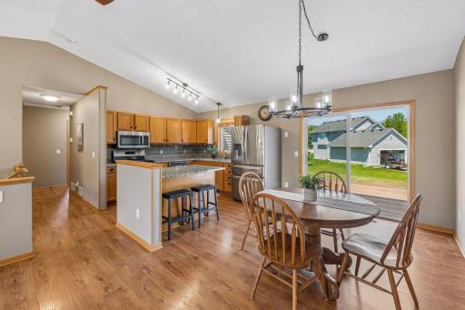 815 Quail Run, Waconia, MN 55387