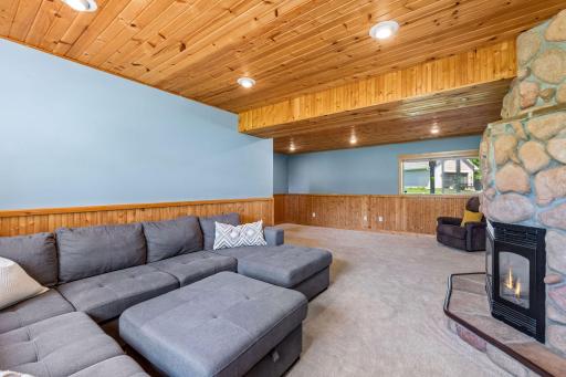 815 Quail Run, Waconia, MN 55387
