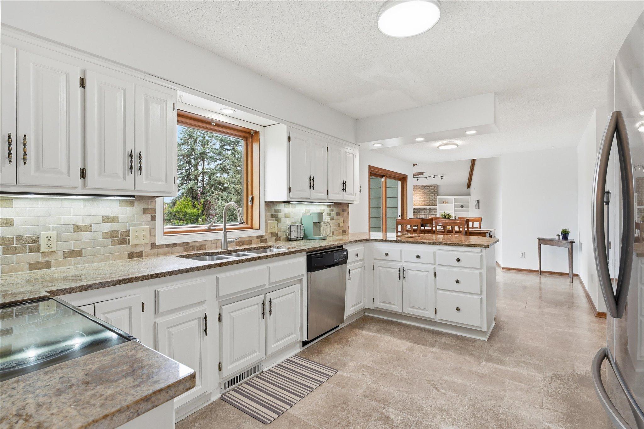 25-2500 Highland View Avenue [3026356]- 024.jpg