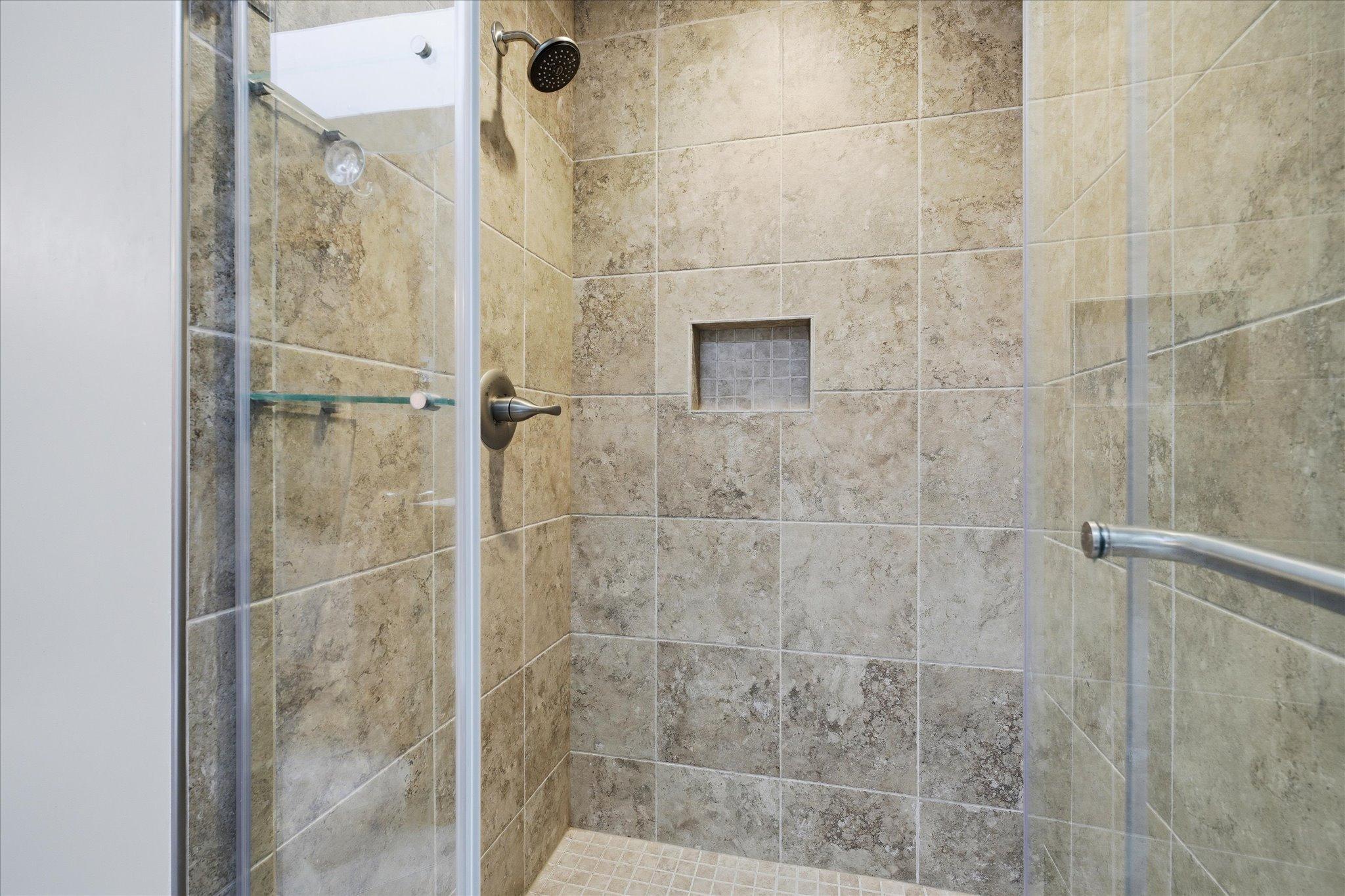 50-2500 Highland View Avenue [3026356]- 049.jpg