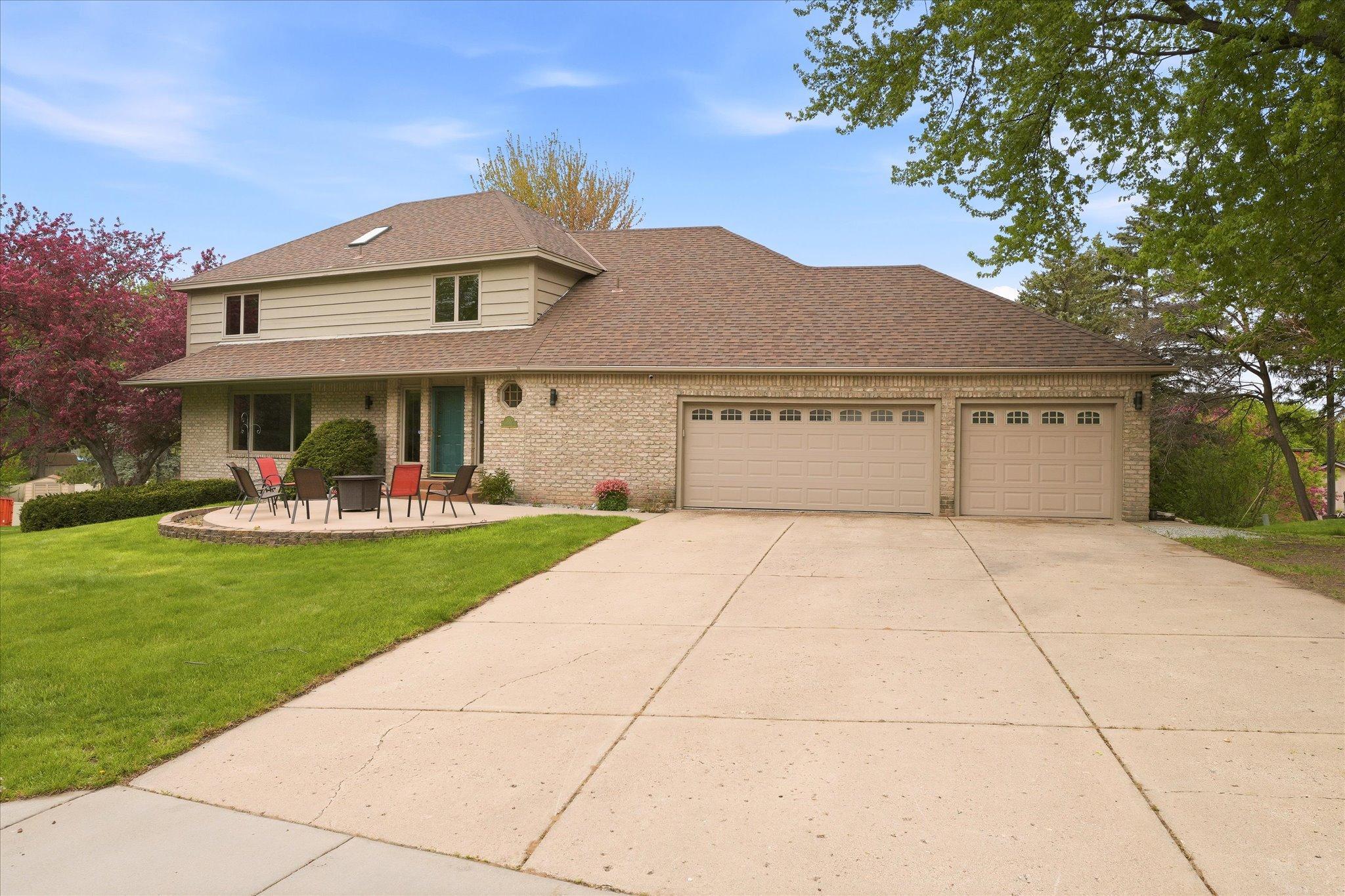 02-2500 Highland View Avenue [3026356]- 001.jpg