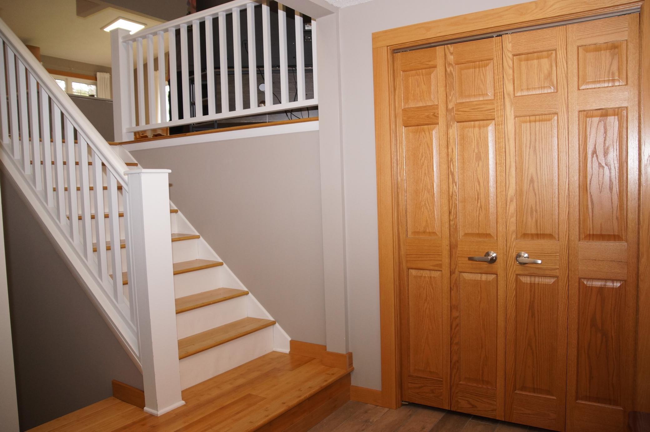Large Foyer Entry with Good Size Closet and Doorway Directly in to Garage!