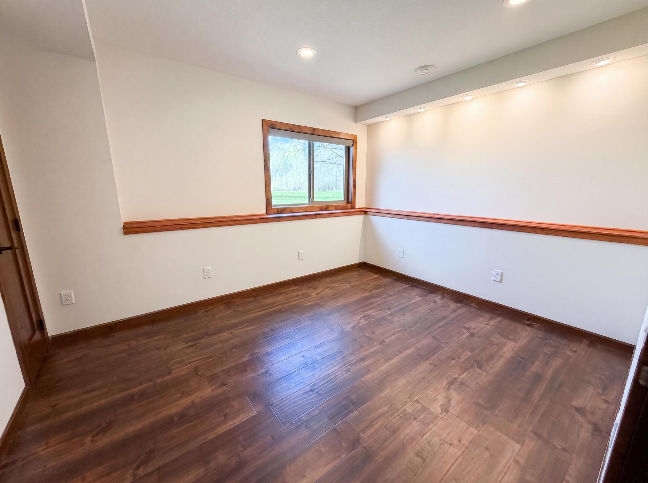 listing_13.jpg