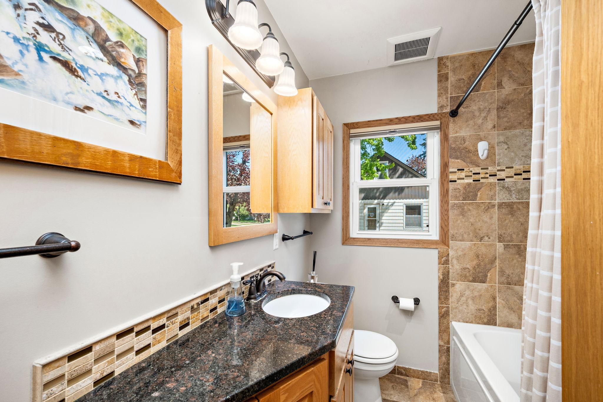 Second bathroom - nicely done!