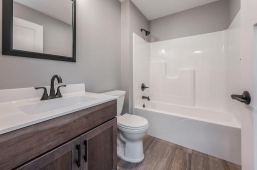 121 Copper Village Circle, Mankato, MN 56001