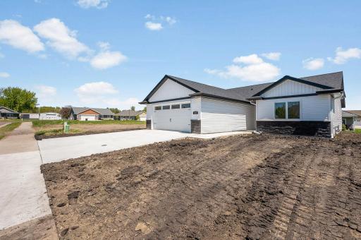 121 Copper Village Circle, Mankato, MN 56001