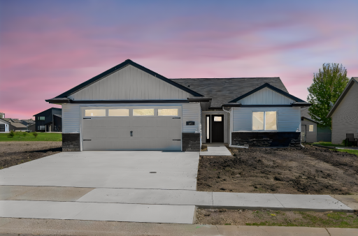 121 Copper Village Cir Mankato MN-2 day to dusk.jpeg