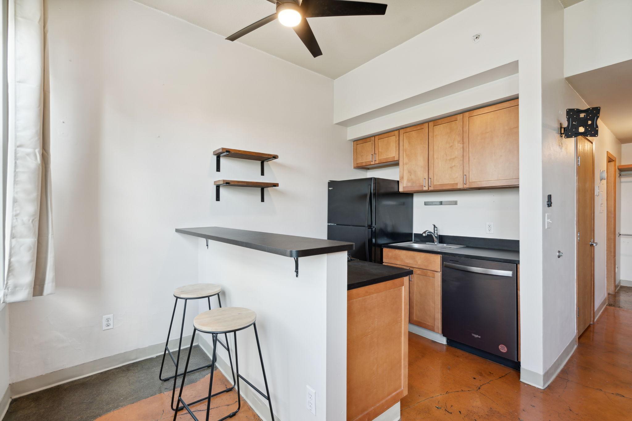 13-web-or-mls-13_Interior.jpg
