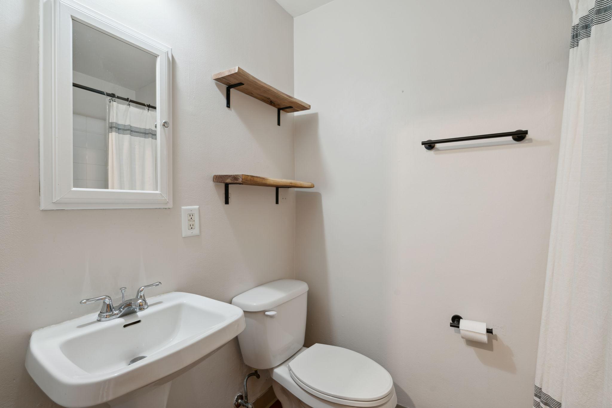 17-web-or-mls-17_Interior.jpg